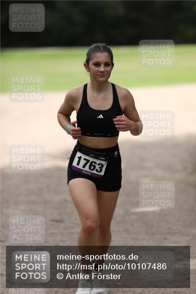 30.08.2026 - Elbe Triathlon Hamburg Antke Förster http://msf.ph/oto/10107486 30.08.2026 12:48:31 Laufen 1763 meine-sportfotos.de