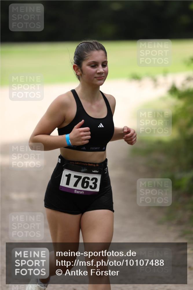 30.08.2026 - Elbe Triathlon Hamburg Antke Förster http://msf.ph/oto/10107488 30.08.2026 12:48:31 Laufen 1763 meine-sportfotos.de