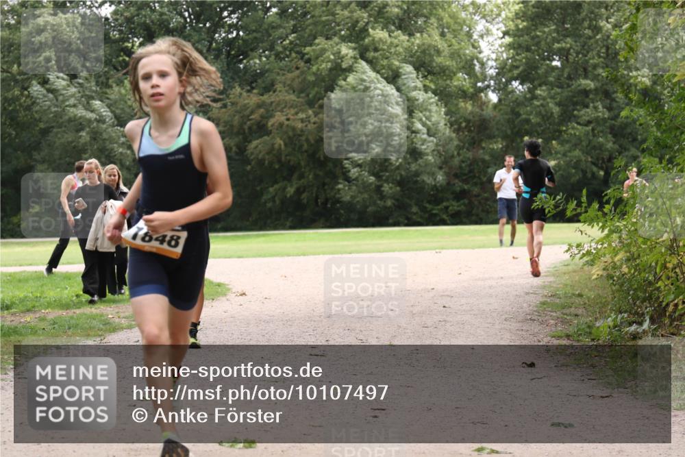 30.08.2026 - Elbe Triathlon Hamburg Antke Förster http://msf.ph/oto/10107497 30.08.2026 12:54:33 Laufen 1648 meine-sportfotos.de