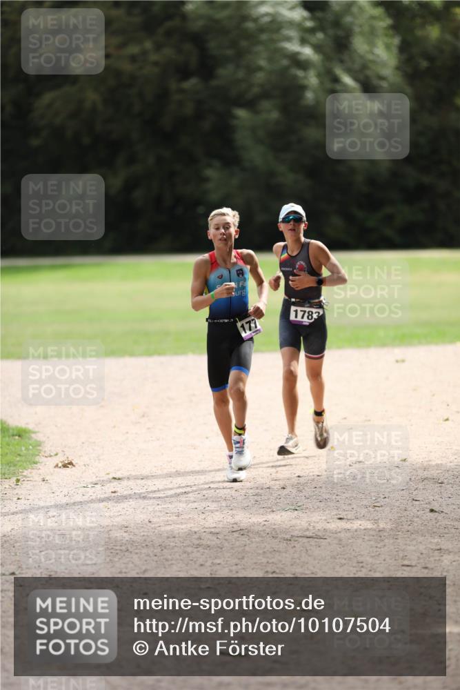 30.08.2026 - Elbe Triathlon Hamburg Antke Förster http://msf.ph/oto/10107504 30.08.2026 12:49:07 Laufen 177, 1783 meine-sportfotos.de