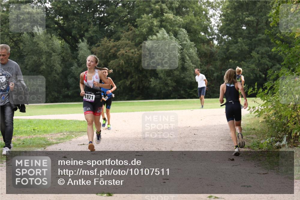 30.08.2026 - Elbe Triathlon Hamburg Antke Förster http://msf.ph/oto/10107511 30.08.2026 12:54:41 Laufen 1821, 9 meine-sportfotos.de