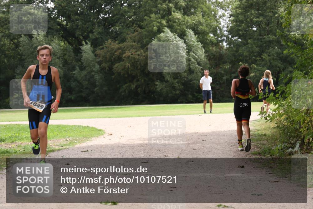 30.08.2026 - Elbe Triathlon Hamburg Antke Förster http://msf.ph/oto/10107521 30.08.2026 12:54:45 Laufen 1849 meine-sportfotos.de