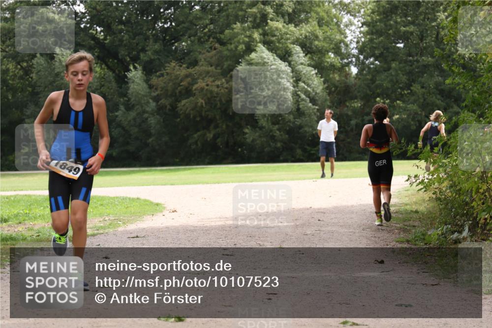 30.08.2026 - Elbe Triathlon Hamburg Antke Förster http://msf.ph/oto/10107523 30.08.2026 12:54:46 Laufen 1849 meine-sportfotos.de