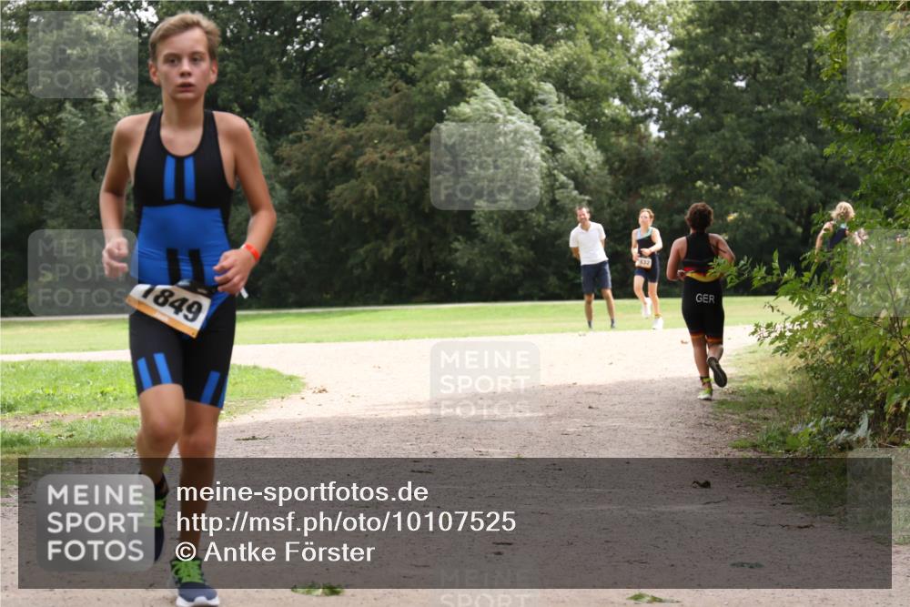 30.08.2026 - Elbe Triathlon Hamburg Antke Förster http://msf.ph/oto/10107525 30.08.2026 12:54:46 Laufen 1849 meine-sportfotos.de