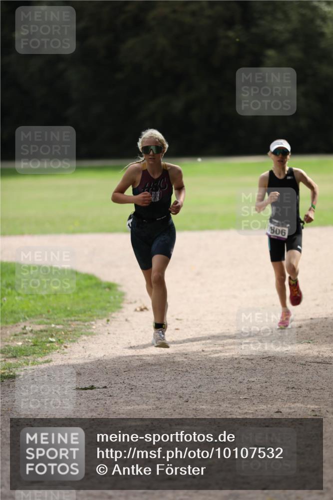 30.08.2026 - Elbe Triathlon Hamburg Antke Förster http://msf.ph/oto/10107532 30.08.2026 12:49:50 Laufen 806 meine-sportfotos.de