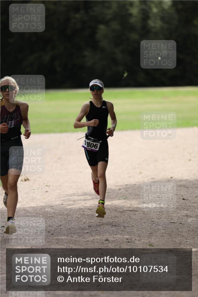 30.08.2026 - Elbe Triathlon Hamburg Antke Förster http://msf.ph/oto/10107534 30.08.2026 12:49:50 Laufen 480, 1806, 23850 meine-sportfotos.de