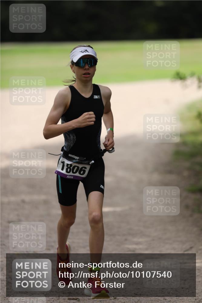 30.08.2026 - Elbe Triathlon Hamburg Antke Förster http://msf.ph/oto/10107540 30.08.2026 12:49:52 Laufen 3, 1806 meine-sportfotos.de