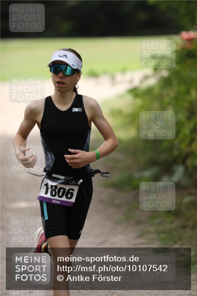 30.08.2026 - Elbe Triathlon Hamburg Antke Förster http://msf.ph/oto/10107542 30.08.2026 12:49:53 Laufen 3, 1806 meine-sportfotos.de
