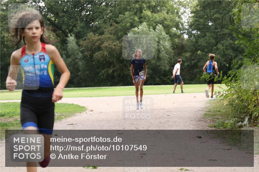 30.08.2026 - Elbe Triathlon Hamburg Antke Förster http://msf.ph/oto/10107549 30.08.2026 12:54:58 Laufen 176 meine-sportfotos.de