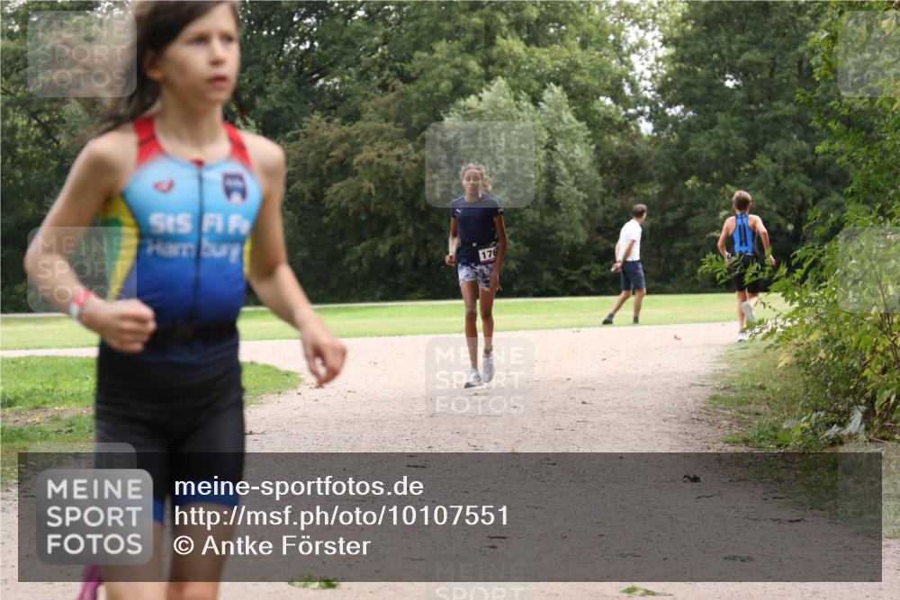 30.08.2026 - Elbe Triathlon Hamburg Antke Förster http://msf.ph/oto/10107551 30.08.2026 12:54:58 Laufen 9, 176 meine-sportfotos.de