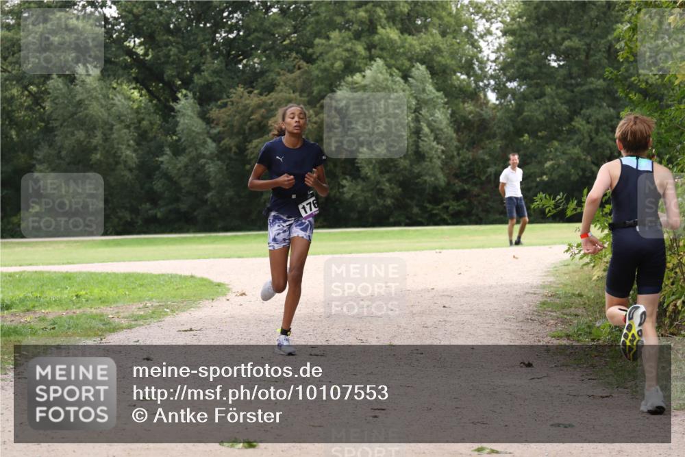 30.08.2026 - Elbe Triathlon Hamburg Antke Förster http://msf.ph/oto/10107553 30.08.2026 12:55:00 Laufen 176 meine-sportfotos.de