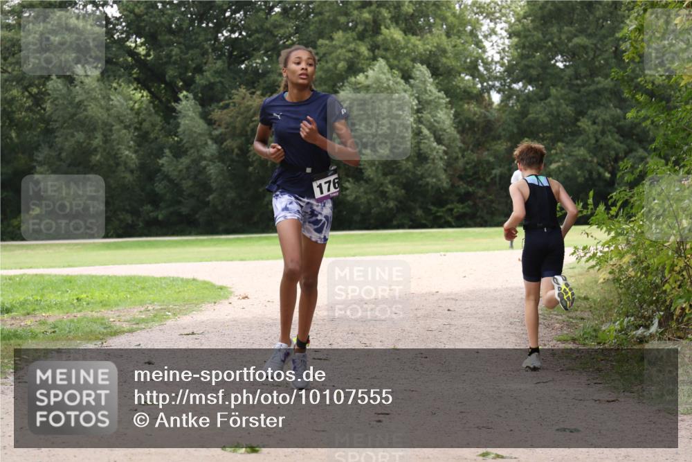 30.08.2026 - Elbe Triathlon Hamburg Antke Förster http://msf.ph/oto/10107555 30.08.2026 12:55:01 Laufen 176 meine-sportfotos.de