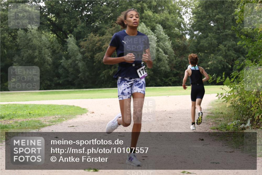 30.08.2026 - Elbe Triathlon Hamburg Antke Förster http://msf.ph/oto/10107557 30.08.2026 12:55:02 Laufen 176 meine-sportfotos.de