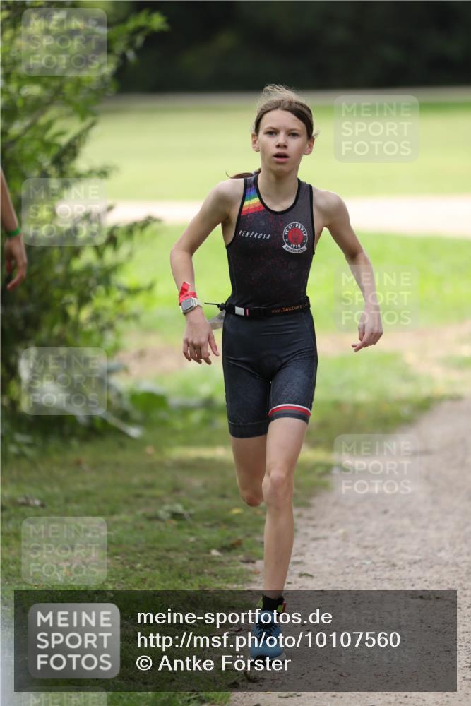 30.08.2026 - Elbe Triathlon Hamburg Antke Förster http://msf.ph/oto/10107560 30.08.2026 12:50:16 Laufen 1910 meine-sportfotos.de