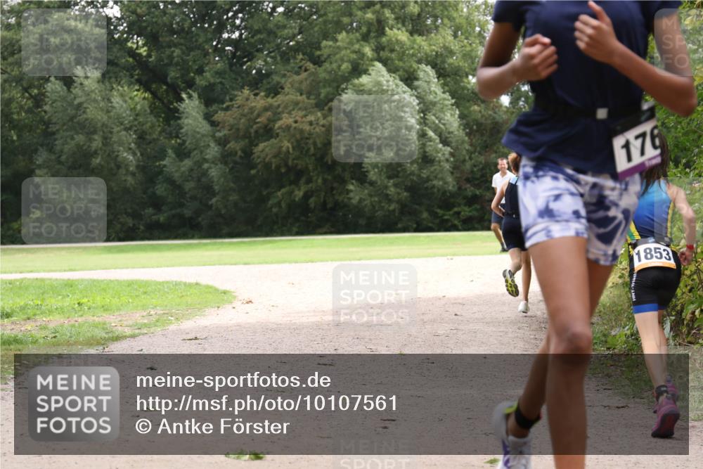 30.08.2026 - Elbe Triathlon Hamburg Antke Förster http://msf.ph/oto/10107561 30.08.2026 12:55:03 Laufen 176, 1853 meine-sportfotos.de