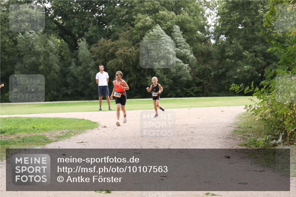 30.08.2026 - Elbe Triathlon Hamburg Antke Förster http://msf.ph/oto/10107563 30.08.2026 12:55:30 Laufen 1870, 1865 meine-sportfotos.de