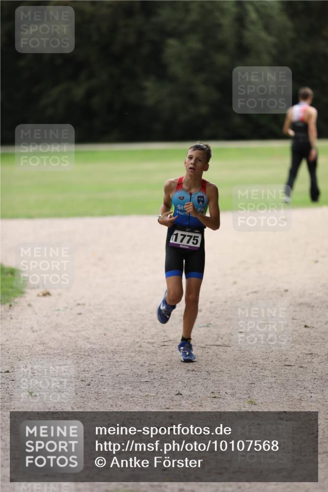 30.08.2026 - Elbe Triathlon Hamburg Antke Förster http://msf.ph/oto/10107568 30.08.2026 12:50:34 Laufen 1775 meine-sportfotos.de