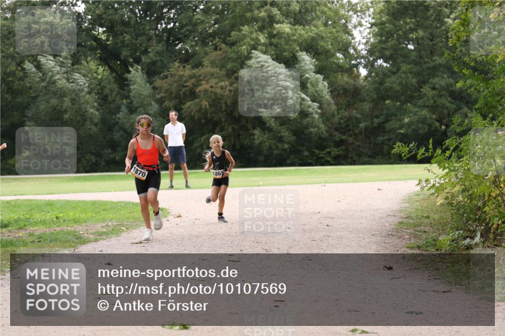 30.08.2026 - Elbe Triathlon Hamburg Antke Förster http://msf.ph/oto/10107569 30.08.2026 12:55:32 Laufen 1870, 1865 meine-sportfotos.de