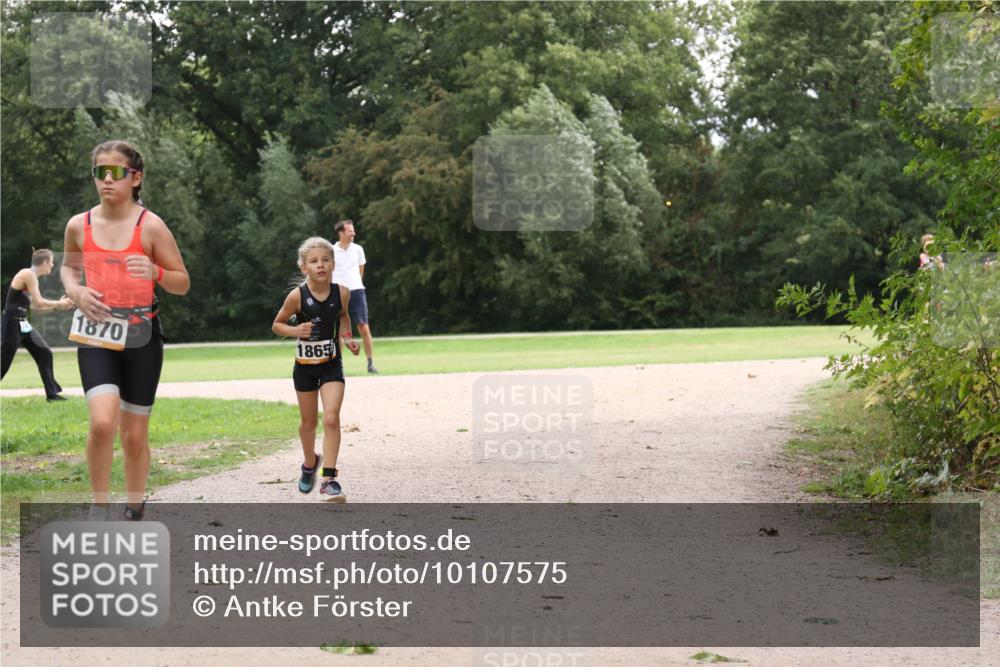 30.08.2026 - Elbe Triathlon Hamburg Antke Förster http://msf.ph/oto/10107575 30.08.2026 12:55:34 Laufen 1870, 1865 meine-sportfotos.de