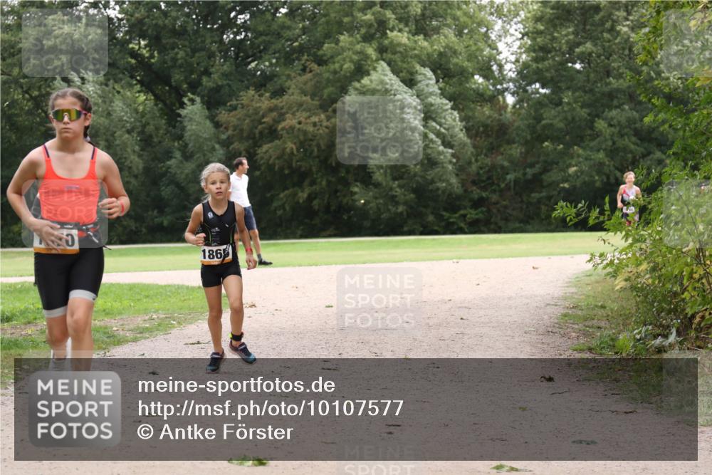 30.08.2026 - Elbe Triathlon Hamburg Antke Förster http://msf.ph/oto/10107577 30.08.2026 12:55:35 Laufen 186 meine-sportfotos.de