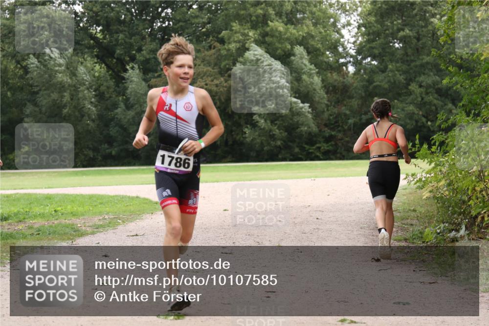 30.08.2026 - Elbe Triathlon Hamburg Antke Förster http://msf.ph/oto/10107585 30.08.2026 12:55:43 Laufen 1786 meine-sportfotos.de