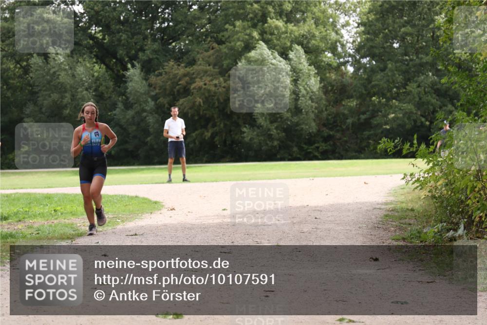 30.08.2026 - Elbe Triathlon Hamburg Antke Förster http://msf.ph/oto/10107591 30.08.2026 12:56:03 Laufen  meine-sportfotos.de