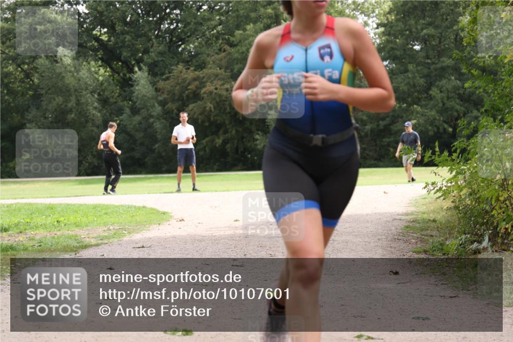 30.08.2026 - Elbe Triathlon Hamburg Antke Förster http://msf.ph/oto/10107601 30.08.2026 12:56:06 Laufen  meine-sportfotos.de