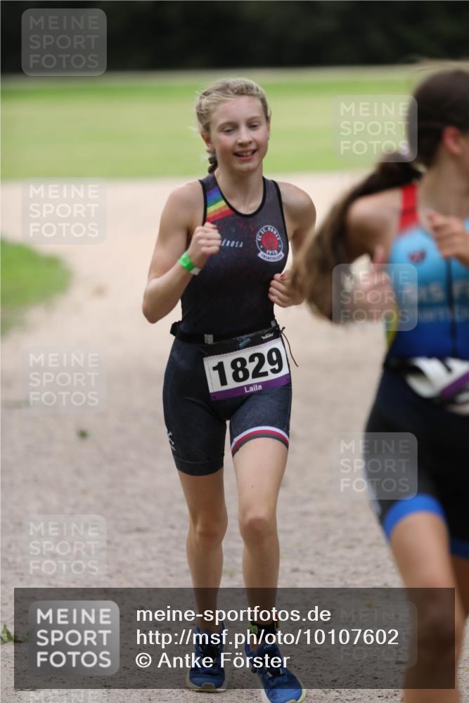 30.08.2026 - Elbe Triathlon Hamburg Antke Förster http://msf.ph/oto/10107602 30.08.2026 12:50:50 Laufen 1910, 1829 meine-sportfotos.de