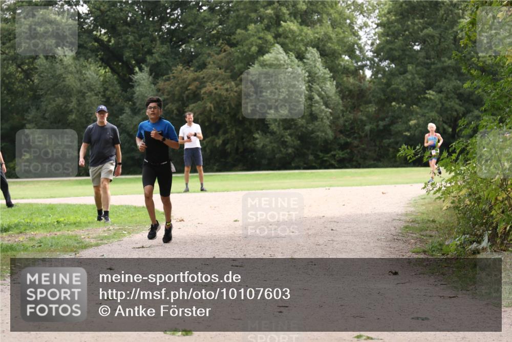 30.08.2026 - Elbe Triathlon Hamburg Antke Förster http://msf.ph/oto/10107603 30.08.2026 12:56:23 Laufen  meine-sportfotos.de