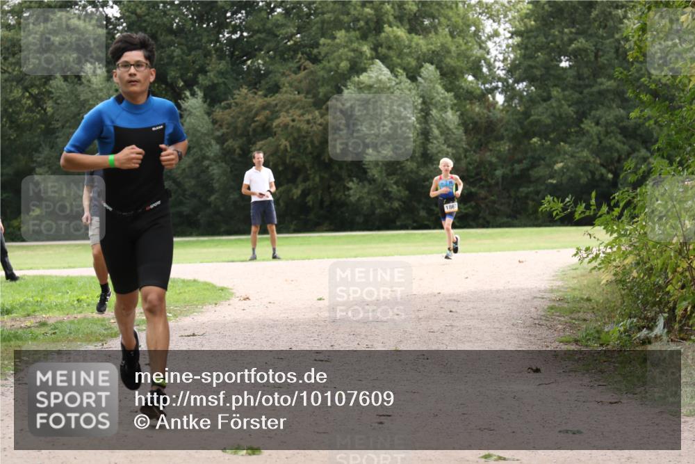 30.08.2026 - Elbe Triathlon Hamburg Antke Förster http://msf.ph/oto/10107609 30.08.2026 12:56:25 Laufen 1867 meine-sportfotos.de