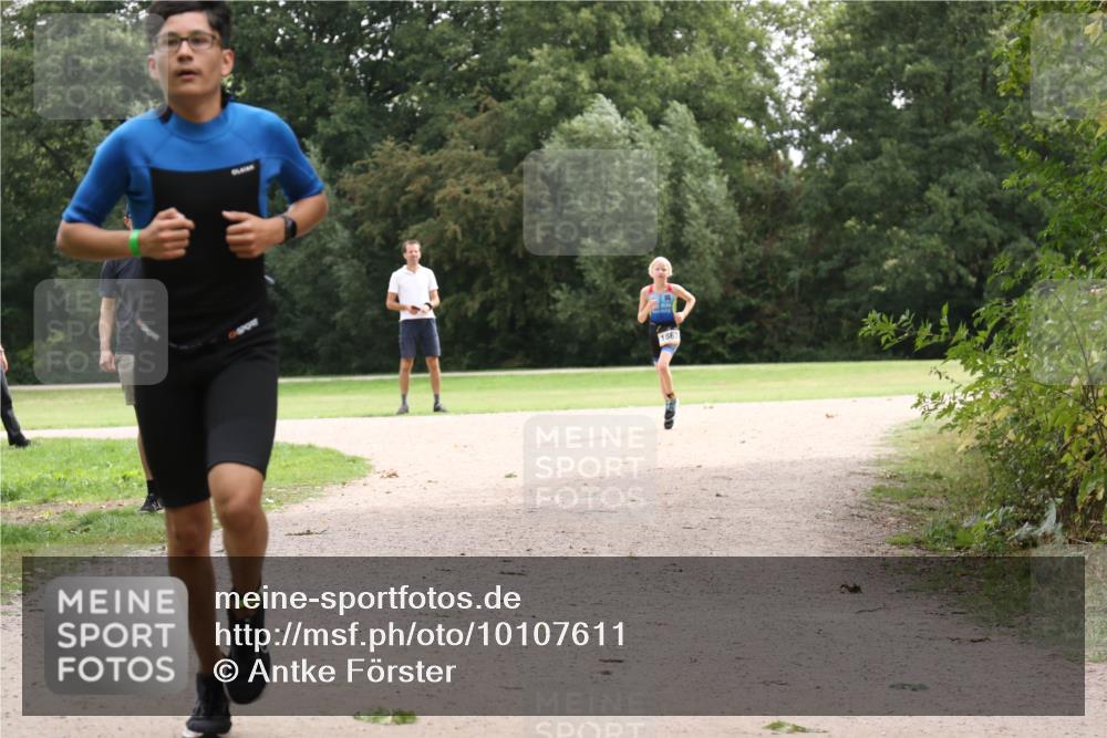 30.08.2026 - Elbe Triathlon Hamburg Antke Förster http://msf.ph/oto/10107611 30.08.2026 12:56:26 Laufen 1567 meine-sportfotos.de