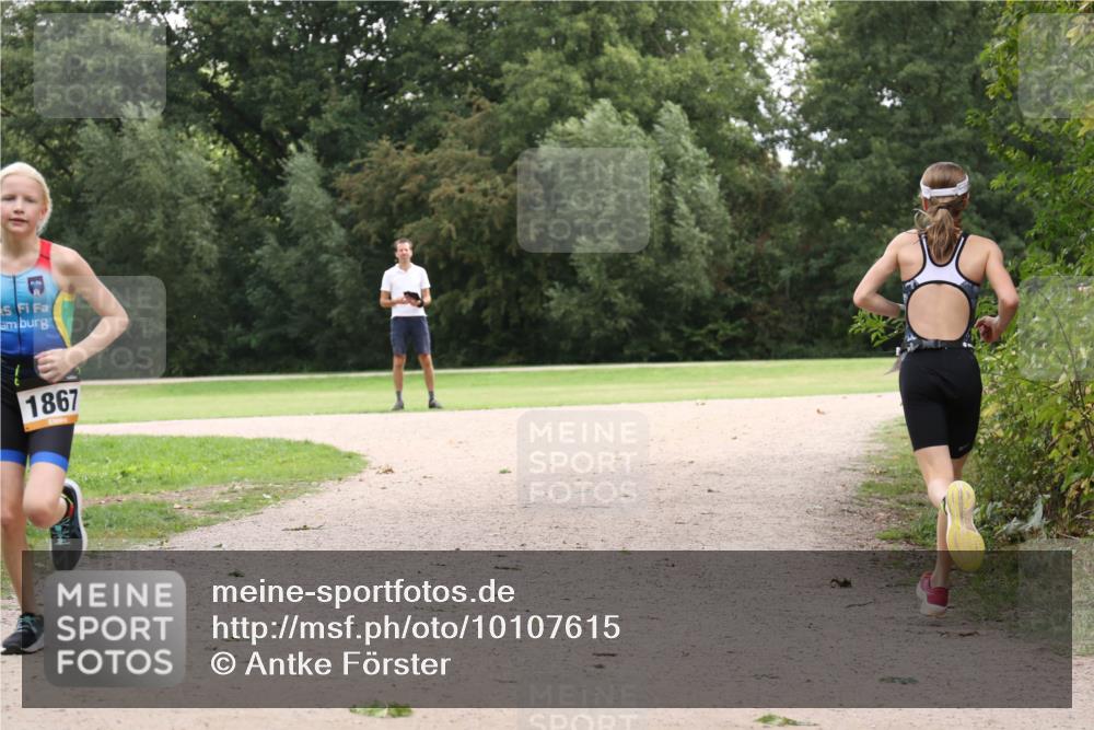 30.08.2026 - Elbe Triathlon Hamburg Antke Förster http://msf.ph/oto/10107615 30.08.2026 12:56:32 Laufen 1867 meine-sportfotos.de