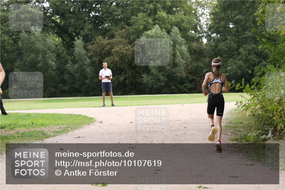 30.08.2026 - Elbe Triathlon Hamburg Antke Förster http://msf.ph/oto/10107619 30.08.2026 12:56:33 Laufen  meine-sportfotos.de