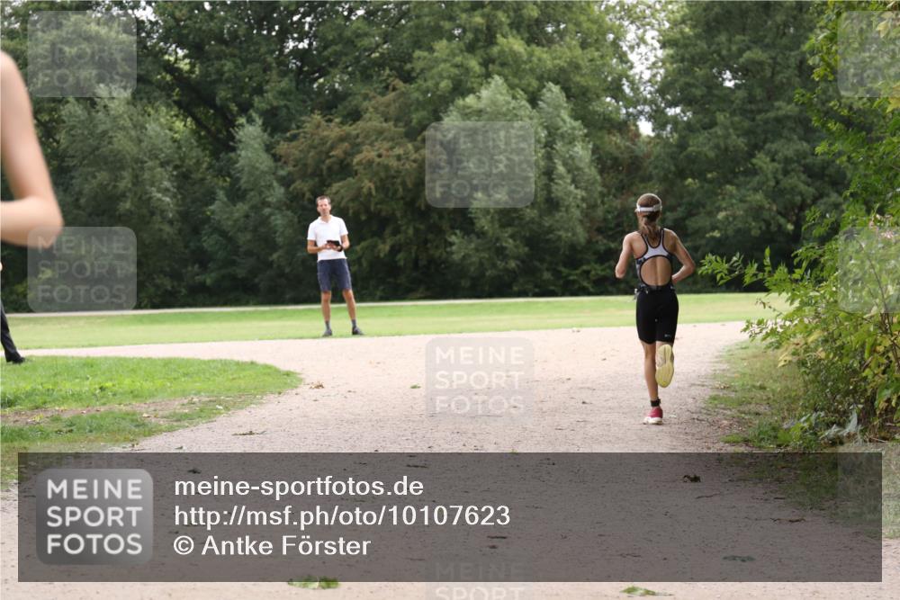 30.08.2026 - Elbe Triathlon Hamburg Antke Förster http://msf.ph/oto/10107623 30.08.2026 12:56:33 Laufen  meine-sportfotos.de