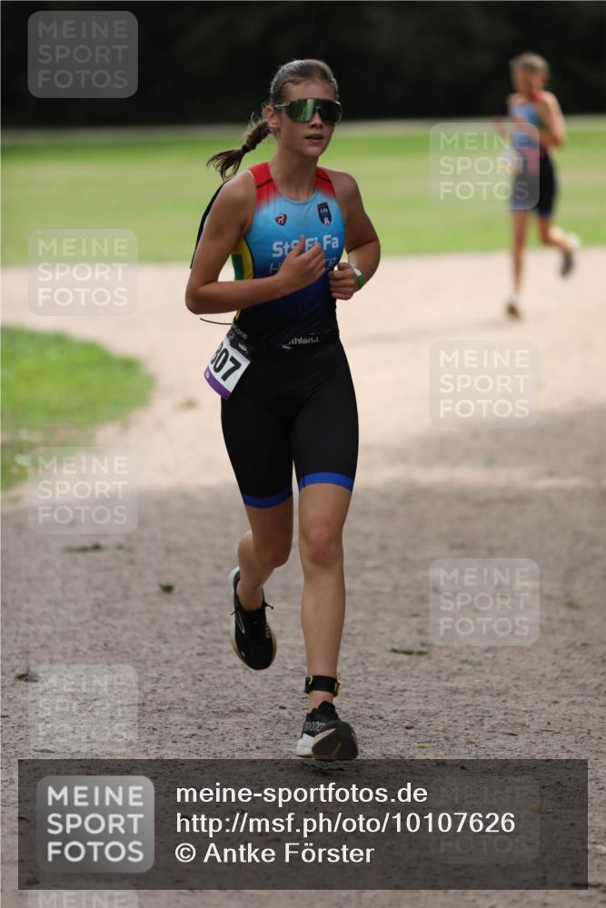 30.08.2026 - Elbe Triathlon Hamburg Antke Förster http://msf.ph/oto/10107626 30.08.2026 12:51:14 Laufen 07 meine-sportfotos.de