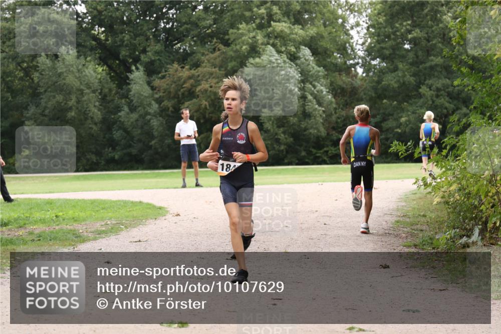 30.08.2026 - Elbe Triathlon Hamburg Antke Förster http://msf.ph/oto/10107629 30.08.2026 12:56:43 Laufen 184 meine-sportfotos.de