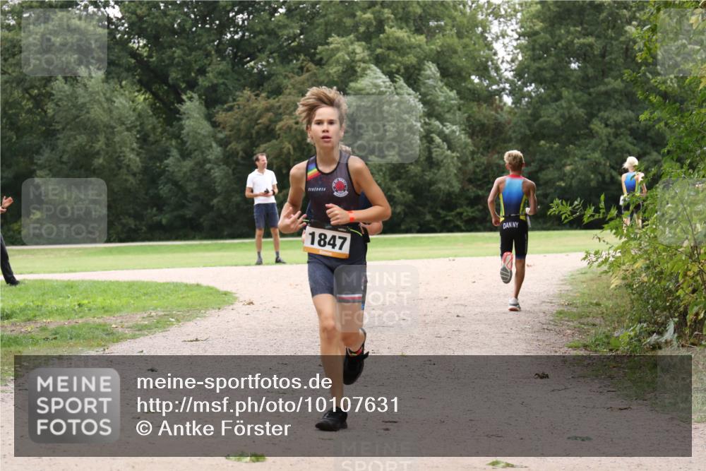 30.08.2026 - Elbe Triathlon Hamburg Antke Förster http://msf.ph/oto/10107631 30.08.2026 12:56:44 Laufen 1847 meine-sportfotos.de