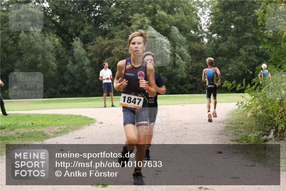 30.08.2026 - Elbe Triathlon Hamburg Antke Förster http://msf.ph/oto/10107633 30.08.2026 12:56:44 Laufen 1847 meine-sportfotos.de