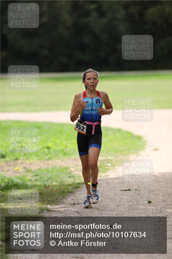 30.08.2026 - Elbe Triathlon Hamburg Antke Förster http://msf.ph/oto/10107634 30.08.2026 12:51:19 Laufen 852 meine-sportfotos.de