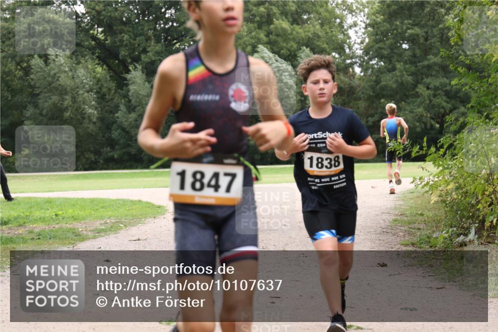 30.08.2026 - Elbe Triathlon Hamburg Antke Förster http://msf.ph/oto/10107637 30.08.2026 12:56:46 Laufen 1847, 1838 meine-sportfotos.de