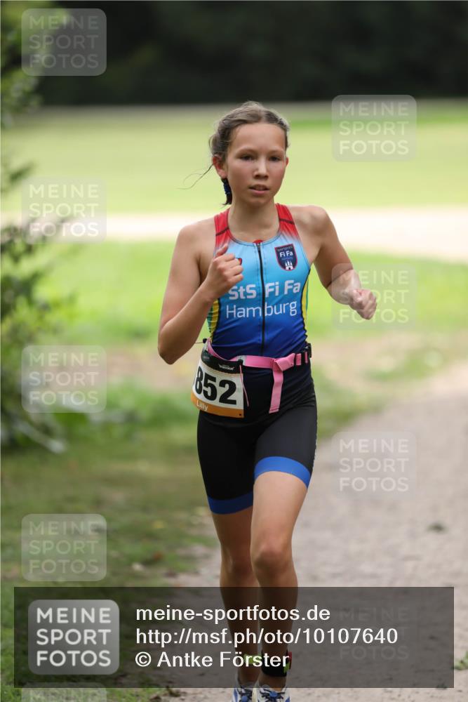 30.08.2026 - Elbe Triathlon Hamburg Antke Förster http://msf.ph/oto/10107640 30.08.2026 12:51:21 Laufen 852 meine-sportfotos.de