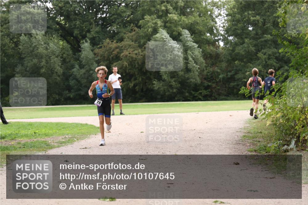 30.08.2026 - Elbe Triathlon Hamburg Antke Förster http://msf.ph/oto/10107645 30.08.2026 12:56:58 Laufen 78 meine-sportfotos.de