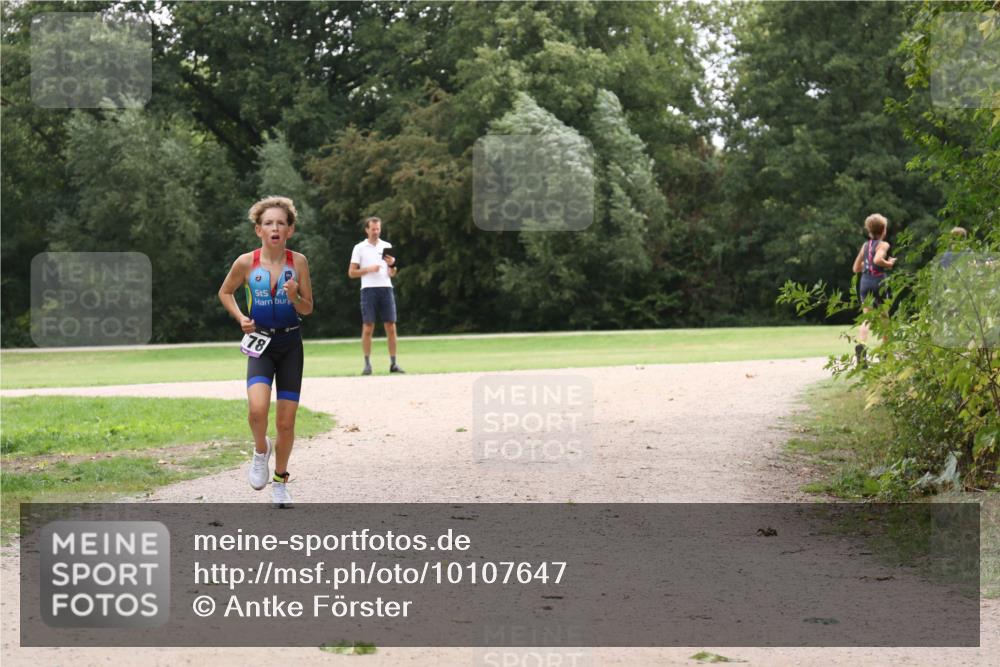 30.08.2026 - Elbe Triathlon Hamburg Antke Förster http://msf.ph/oto/10107647 30.08.2026 12:56:59 Laufen 78 meine-sportfotos.de