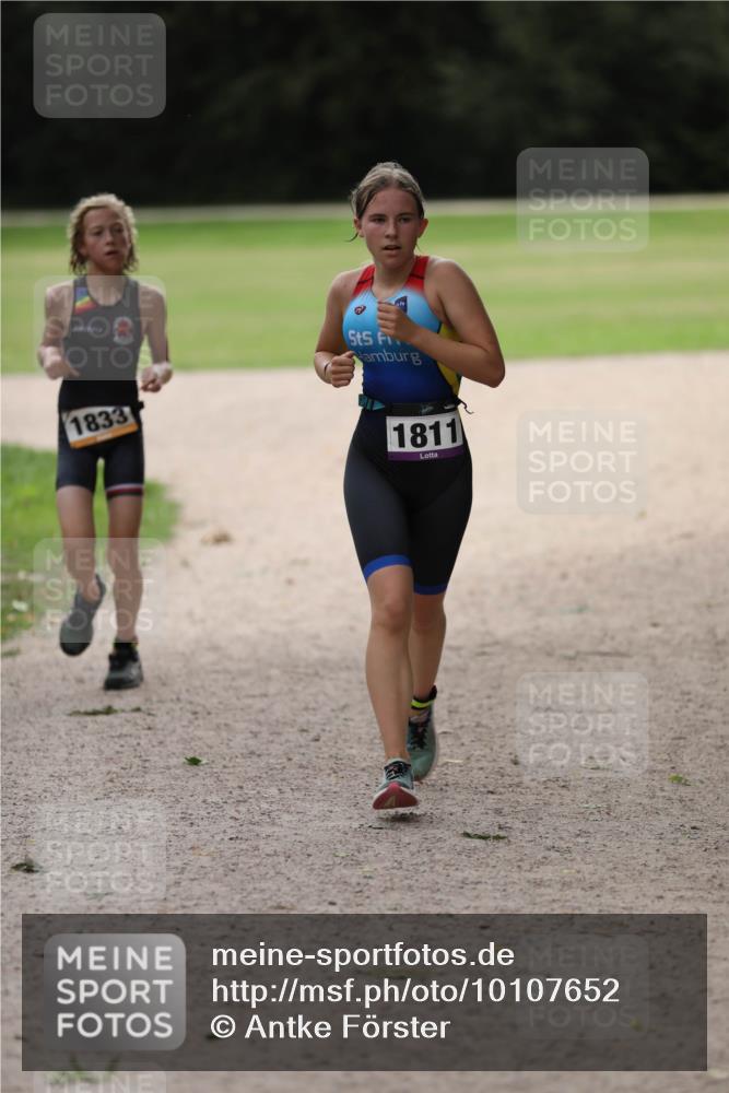 30.08.2026 - Elbe Triathlon Hamburg Antke Förster http://msf.ph/oto/10107652 30.08.2026 12:51:37 Laufen 1833, 1811 meine-sportfotos.de