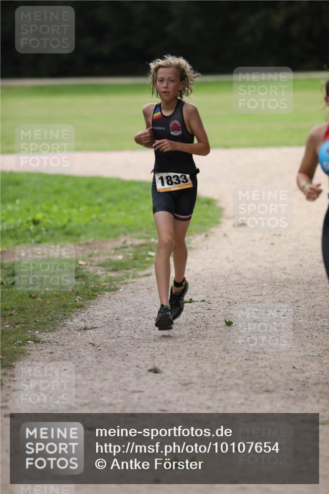 30.08.2026 - Elbe Triathlon Hamburg Antke Förster http://msf.ph/oto/10107654 30.08.2026 12:51:38 Laufen 1833 meine-sportfotos.de