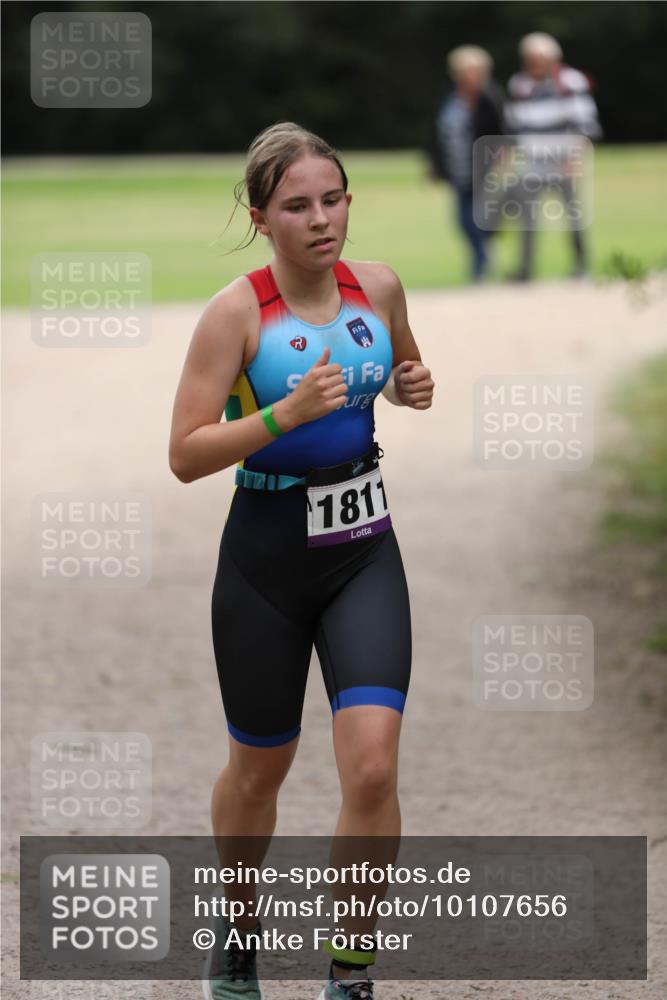 30.08.2026 - Elbe Triathlon Hamburg Antke Förster http://msf.ph/oto/10107656 30.08.2026 12:51:39 Laufen 1811 meine-sportfotos.de