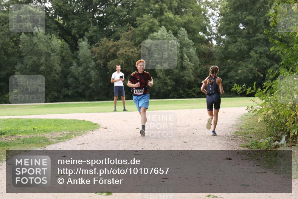30.08.2026 - Elbe Triathlon Hamburg Antke Förster http://msf.ph/oto/10107657 30.08.2026 12:57:16 Laufen 1800 meine-sportfotos.de