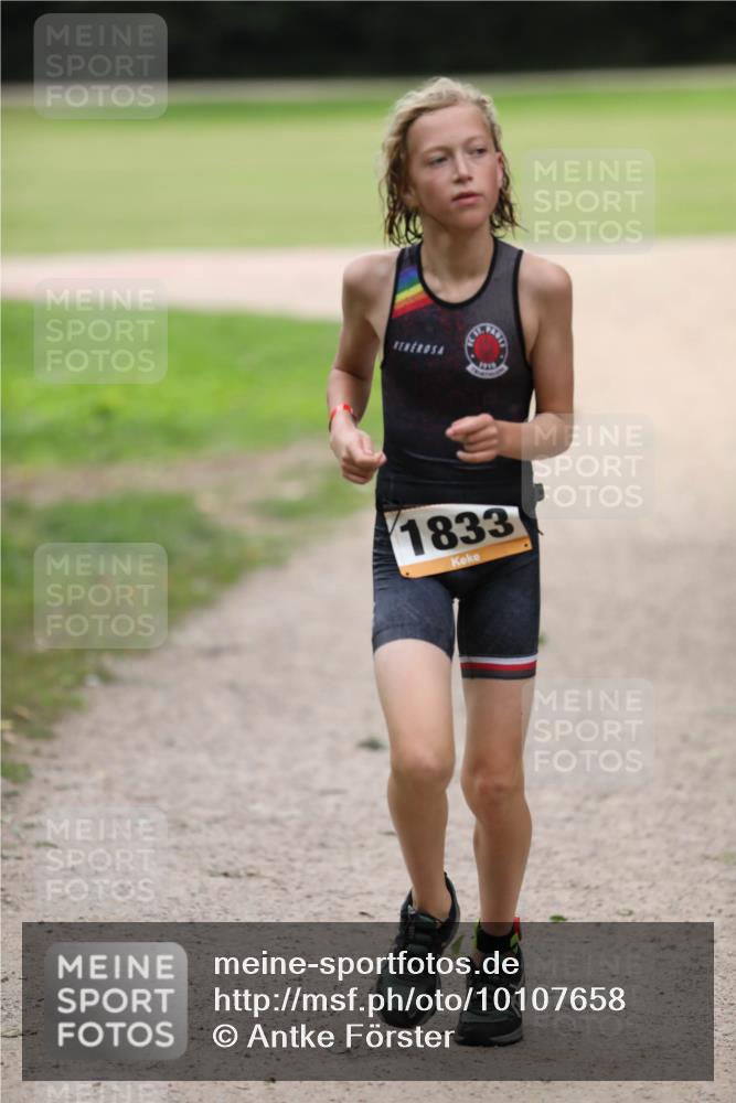 30.08.2026 - Elbe Triathlon Hamburg Antke Förster http://msf.ph/oto/10107658 30.08.2026 12:51:40 Laufen 1833 meine-sportfotos.de