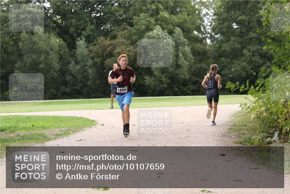 30.08.2026 - Elbe Triathlon Hamburg Antke Förster http://msf.ph/oto/10107659 30.08.2026 12:57:16 Laufen 1800 meine-sportfotos.de