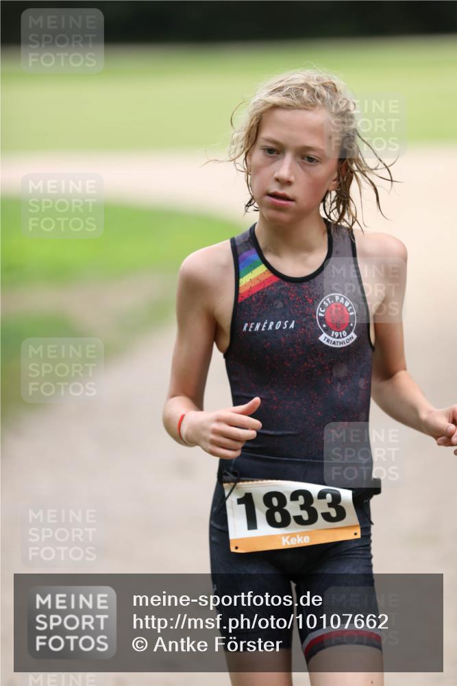 30.08.2026 - Elbe Triathlon Hamburg Antke Förster http://msf.ph/oto/10107662 30.08.2026 12:51:41 Laufen 1910, 1833 meine-sportfotos.de